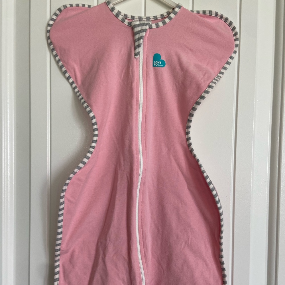 Love to dream pink baby swaddle. Size small 8-13lbs.